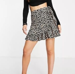 nwt Trendyol animal print mini skirt.